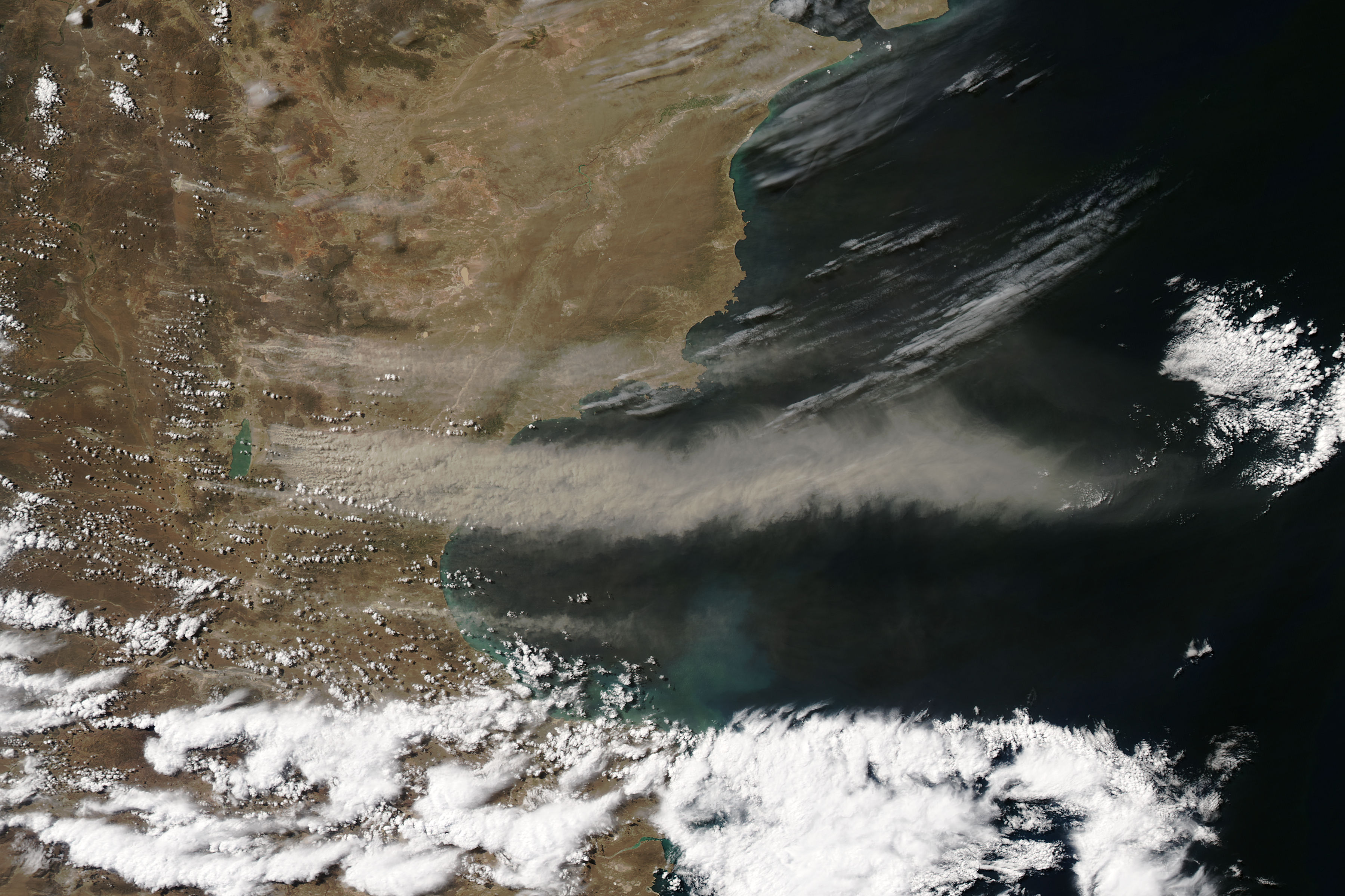Tormenta de polvo observada por satélite sobre Argentina