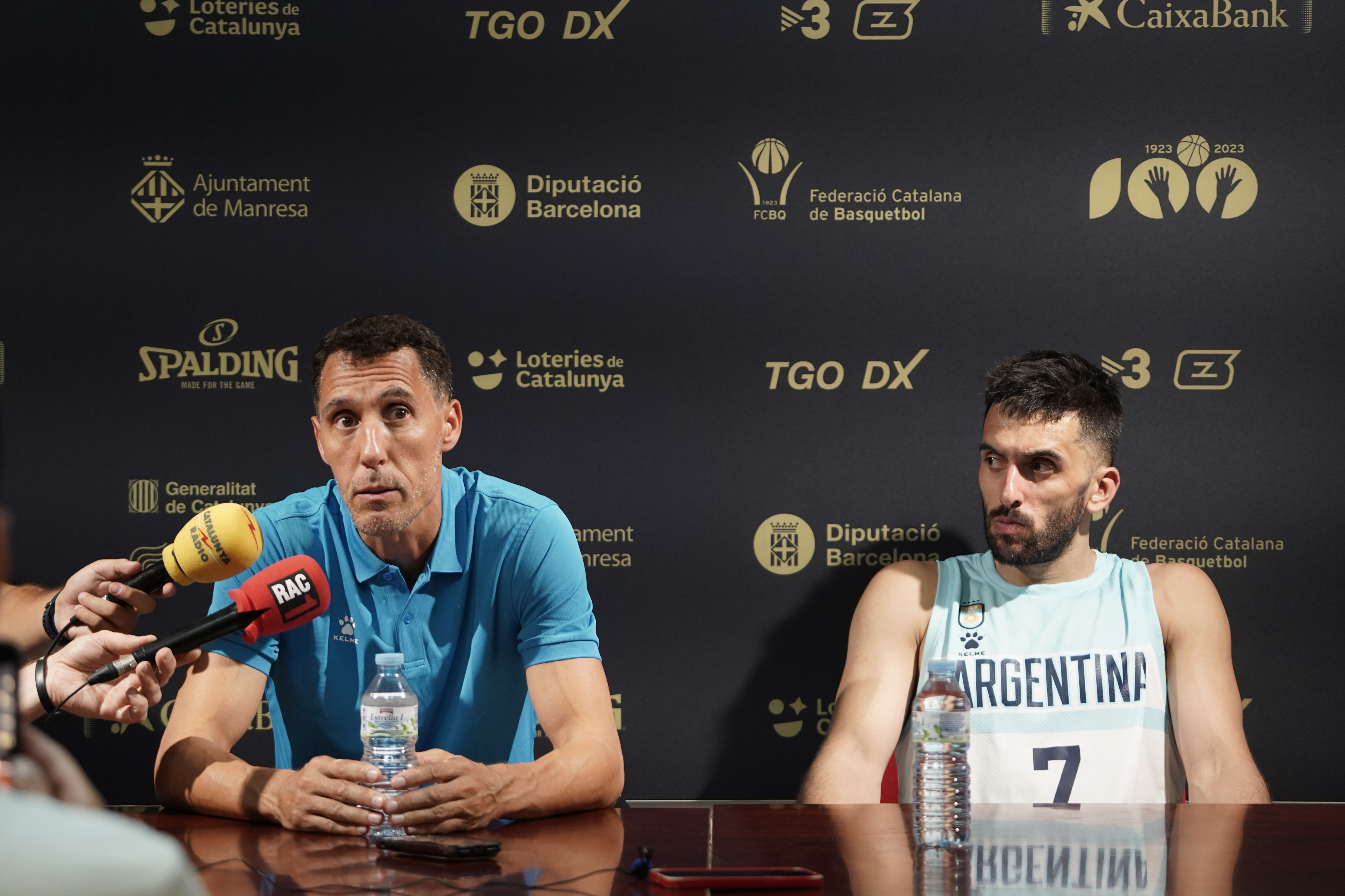 Pablo Prigioni conversa con Facundo Campazzo