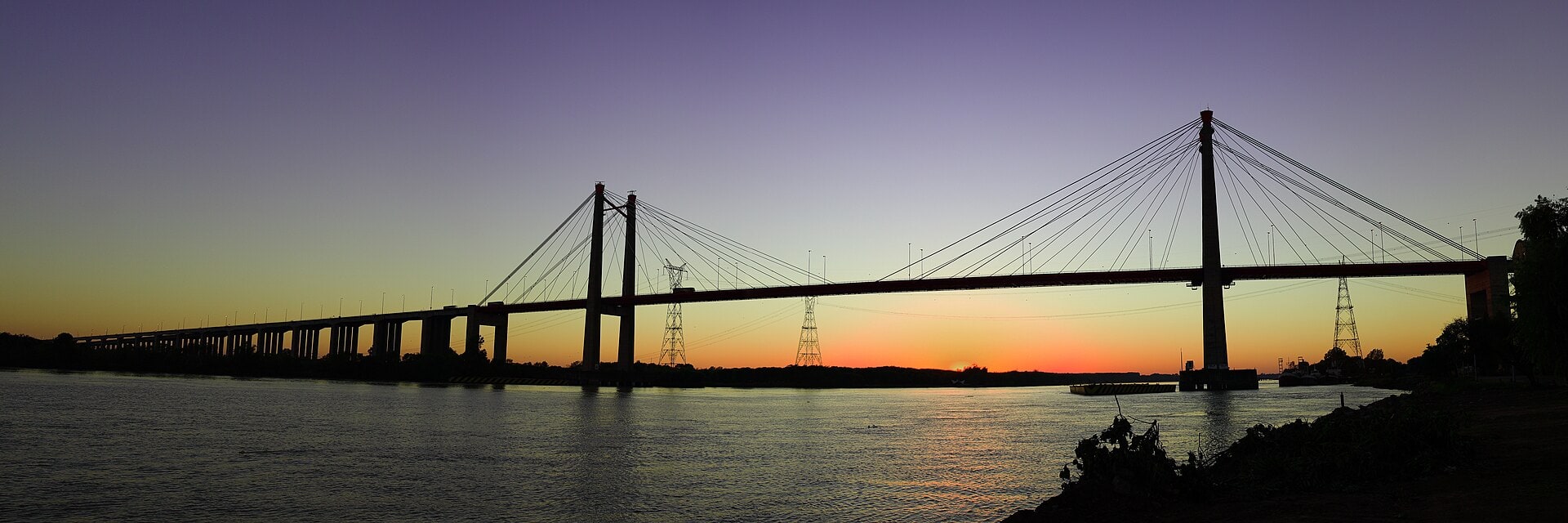 Salida del Sol sobre la ciudad de Buenos Aires