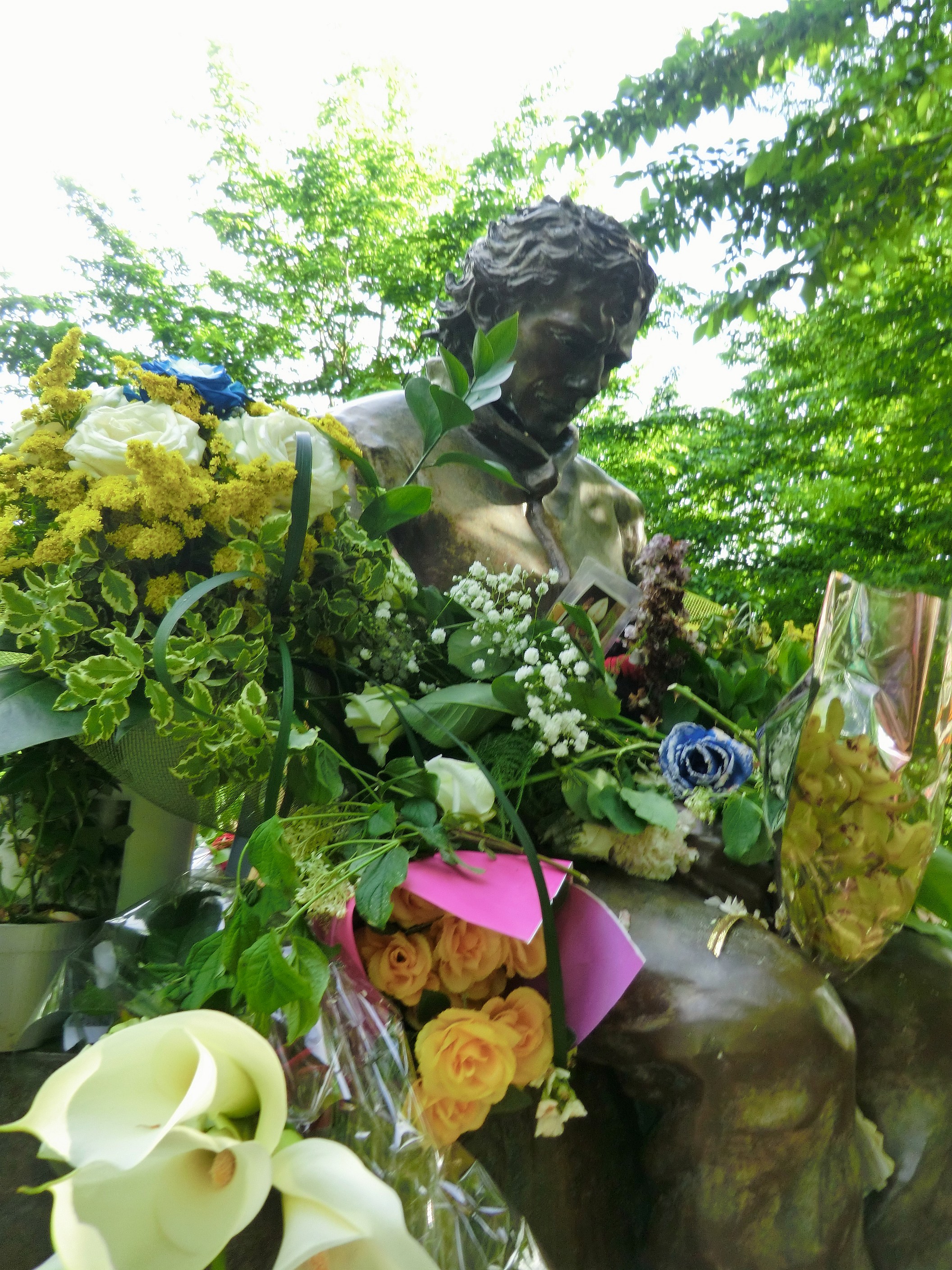 Monumento a Ayrton Senna en el autódromo de Imola