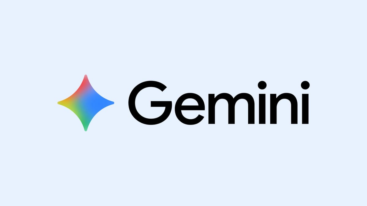 Logotipo multicolor de Google Gemini sobre fondo azul claro