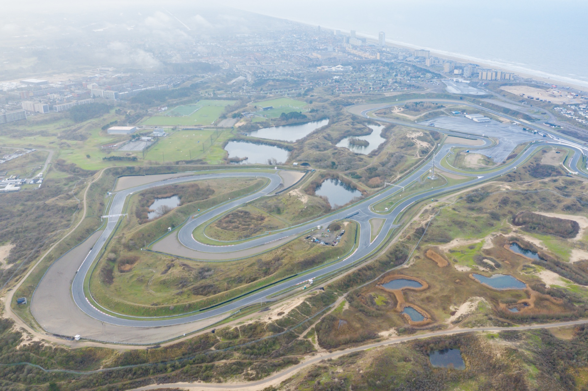 Circuito de Fórmula 1 de Zandvoort ubicado entre las dunas de los Países Bajos