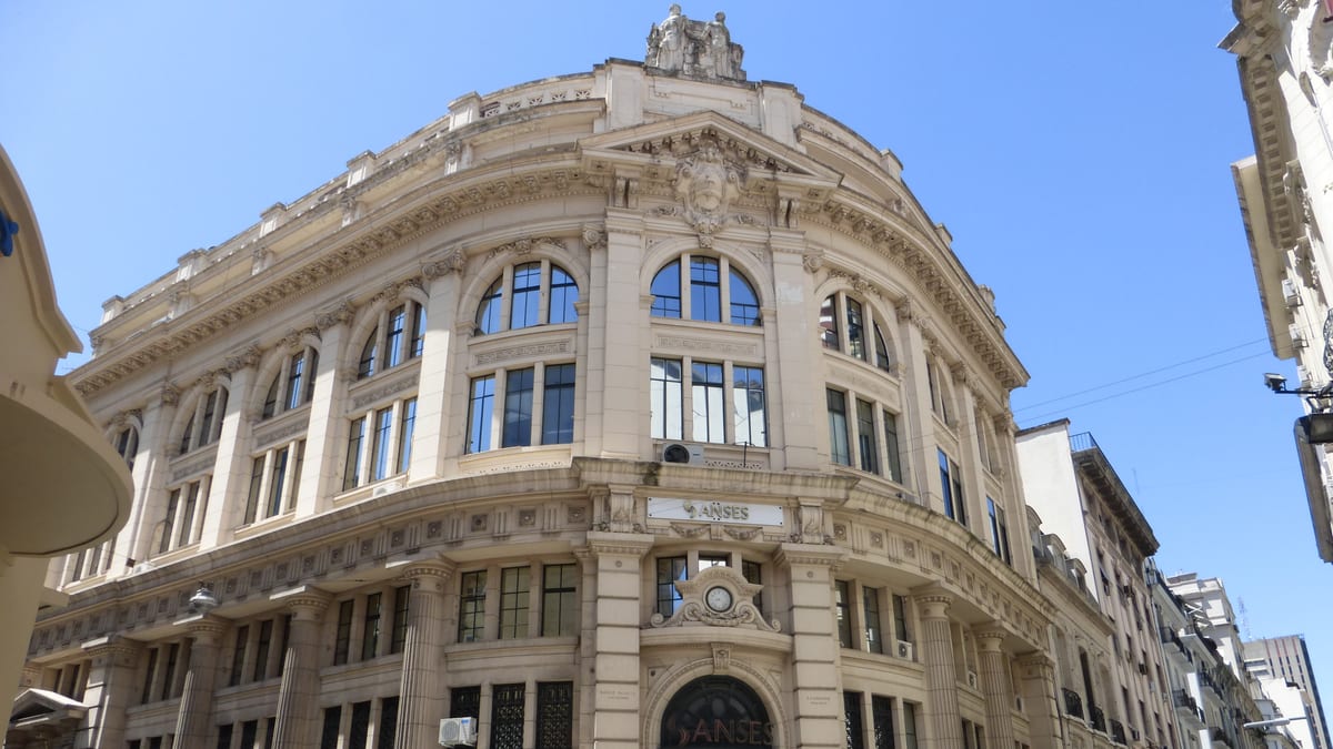 Edificio de ANSES en Tucumán y San Martín, Buenos Aires