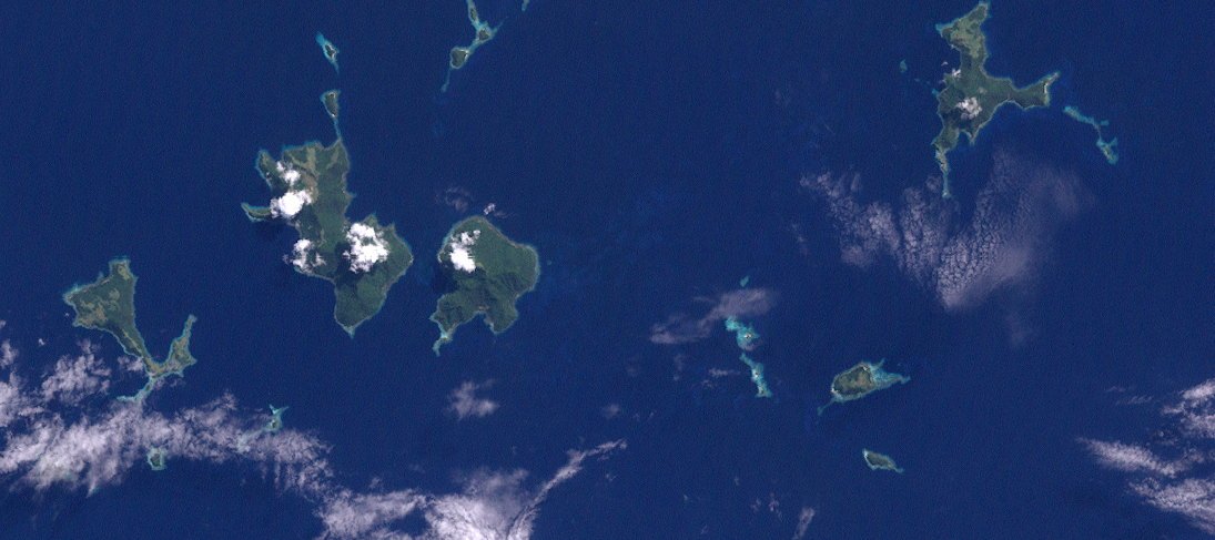 Cadena de islas volcánicas observada desde un satélite