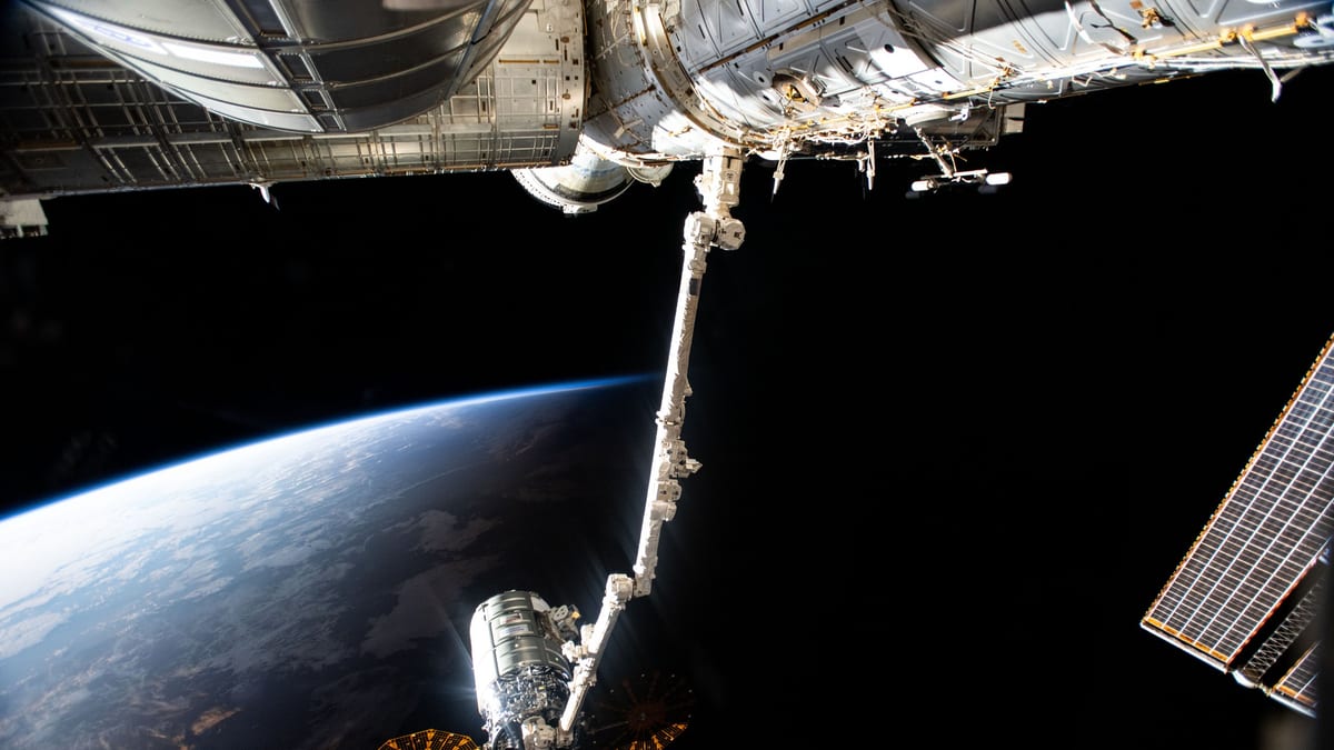 spacecraft robotic arm