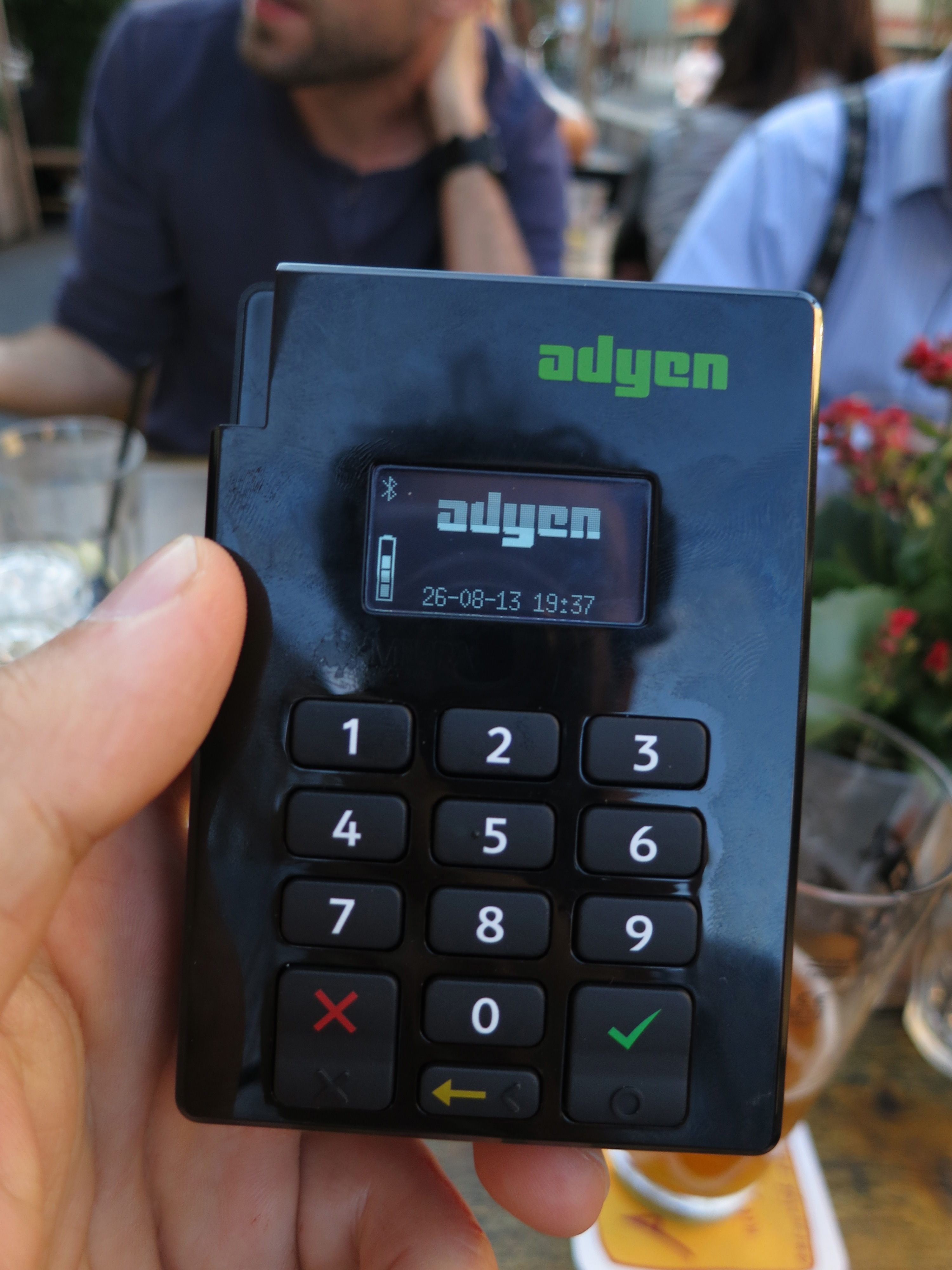 Terminal portátil utilizada para pagos con tarjeta