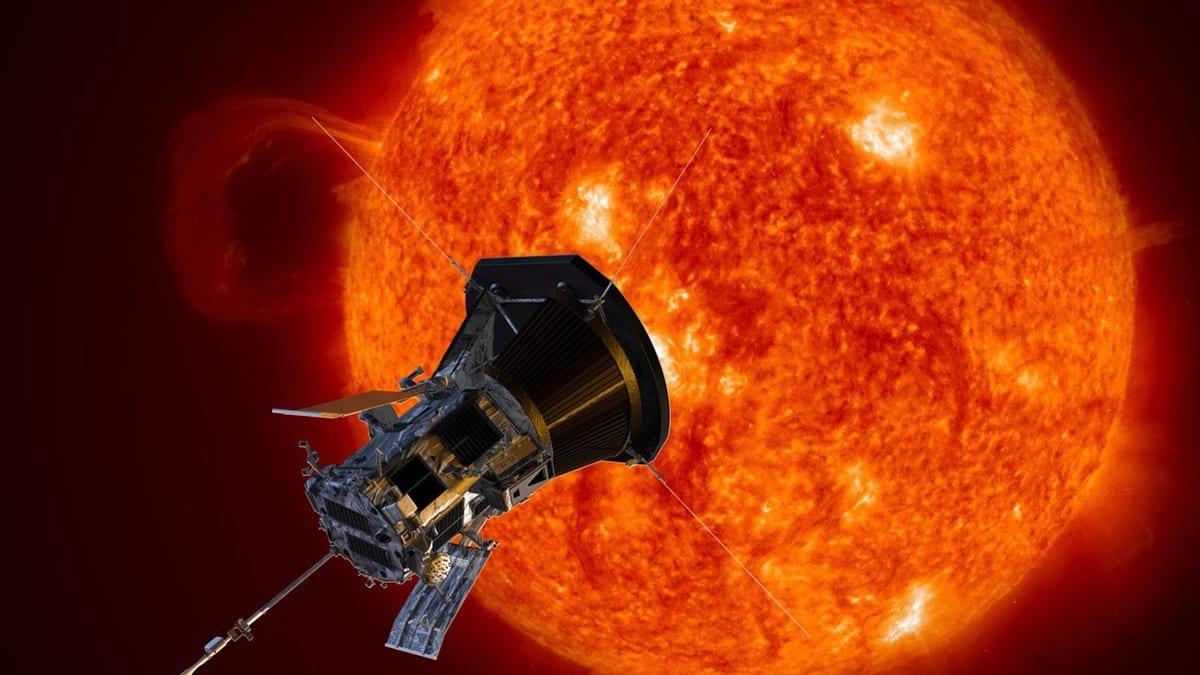 Ilustración de la sonda Parker Solar Probe frente al Sol