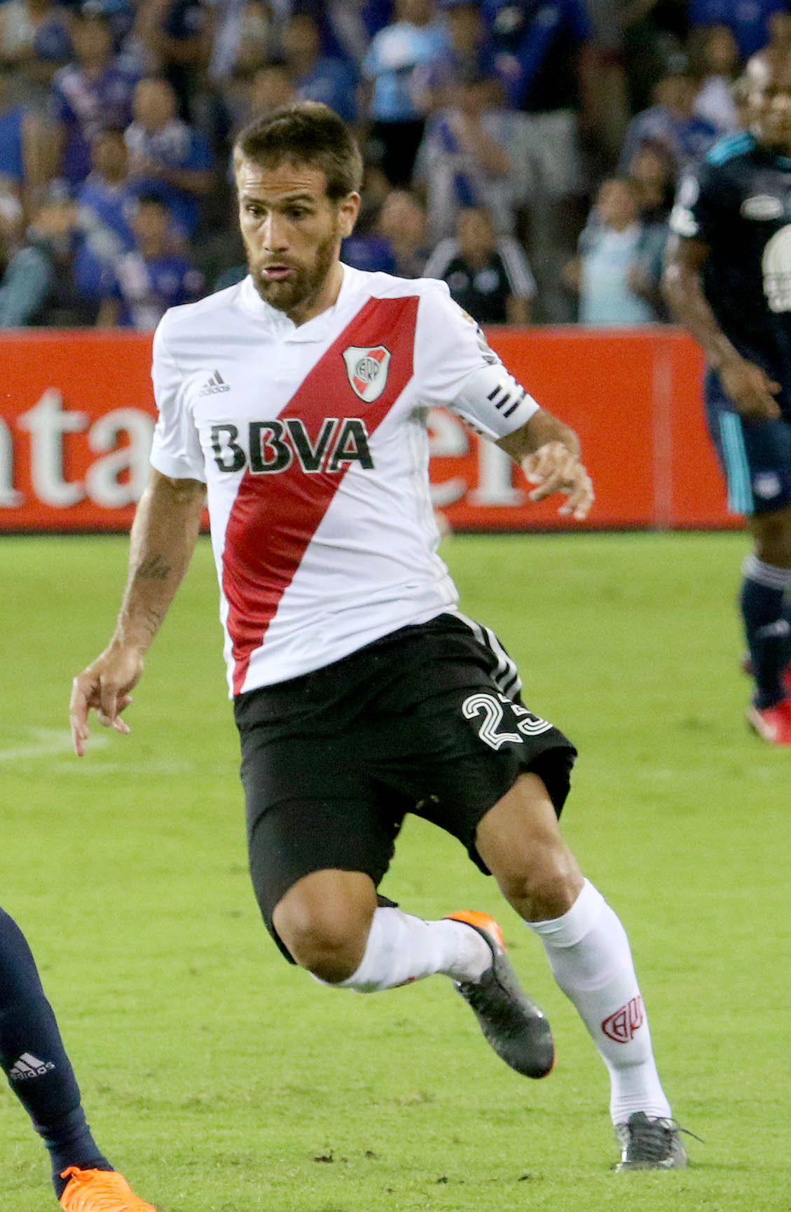 Leonardo Ponzio con la camiseta de River Plate