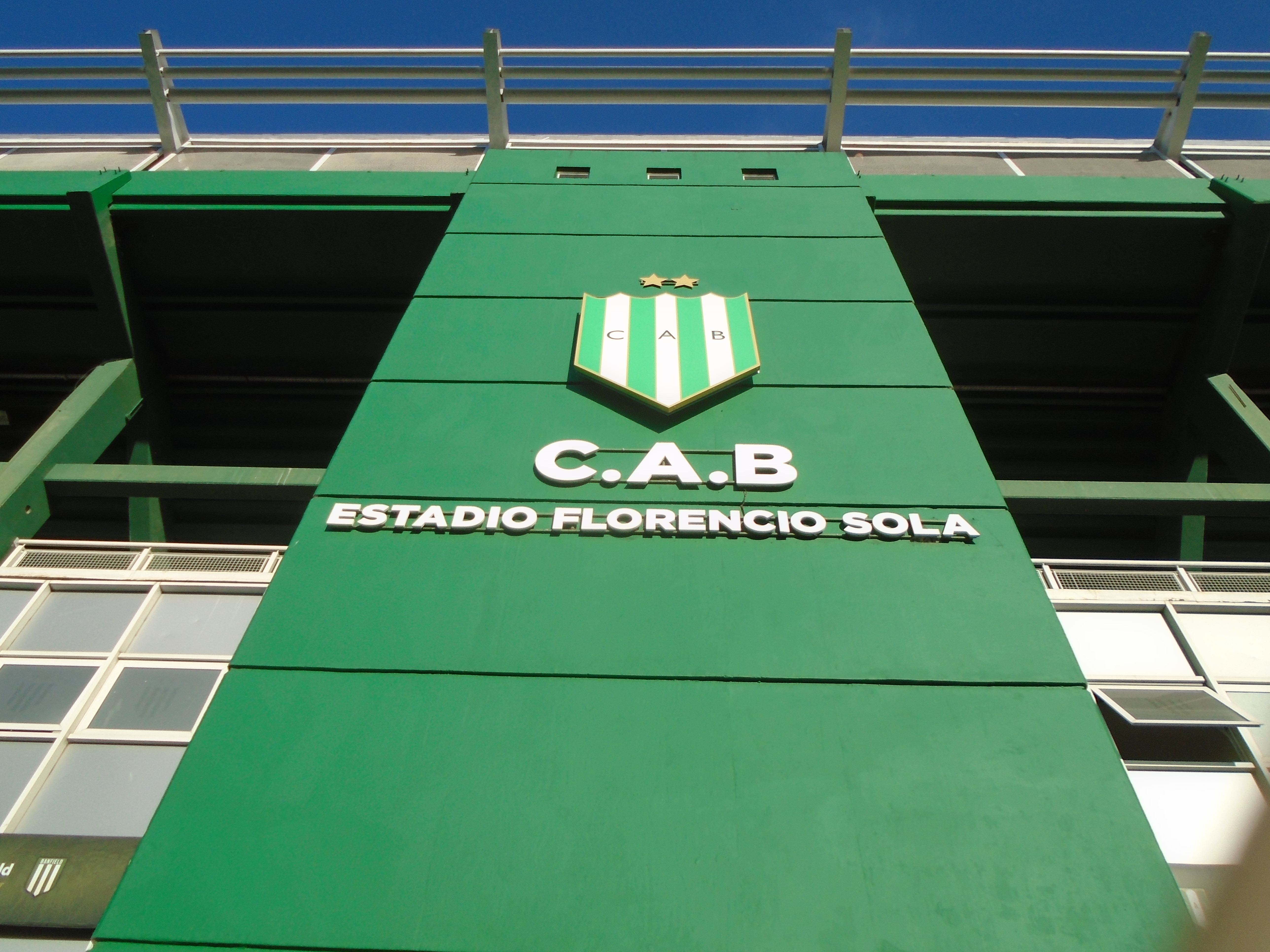 Vista exterior del estadio Florencio Sola de Banfield