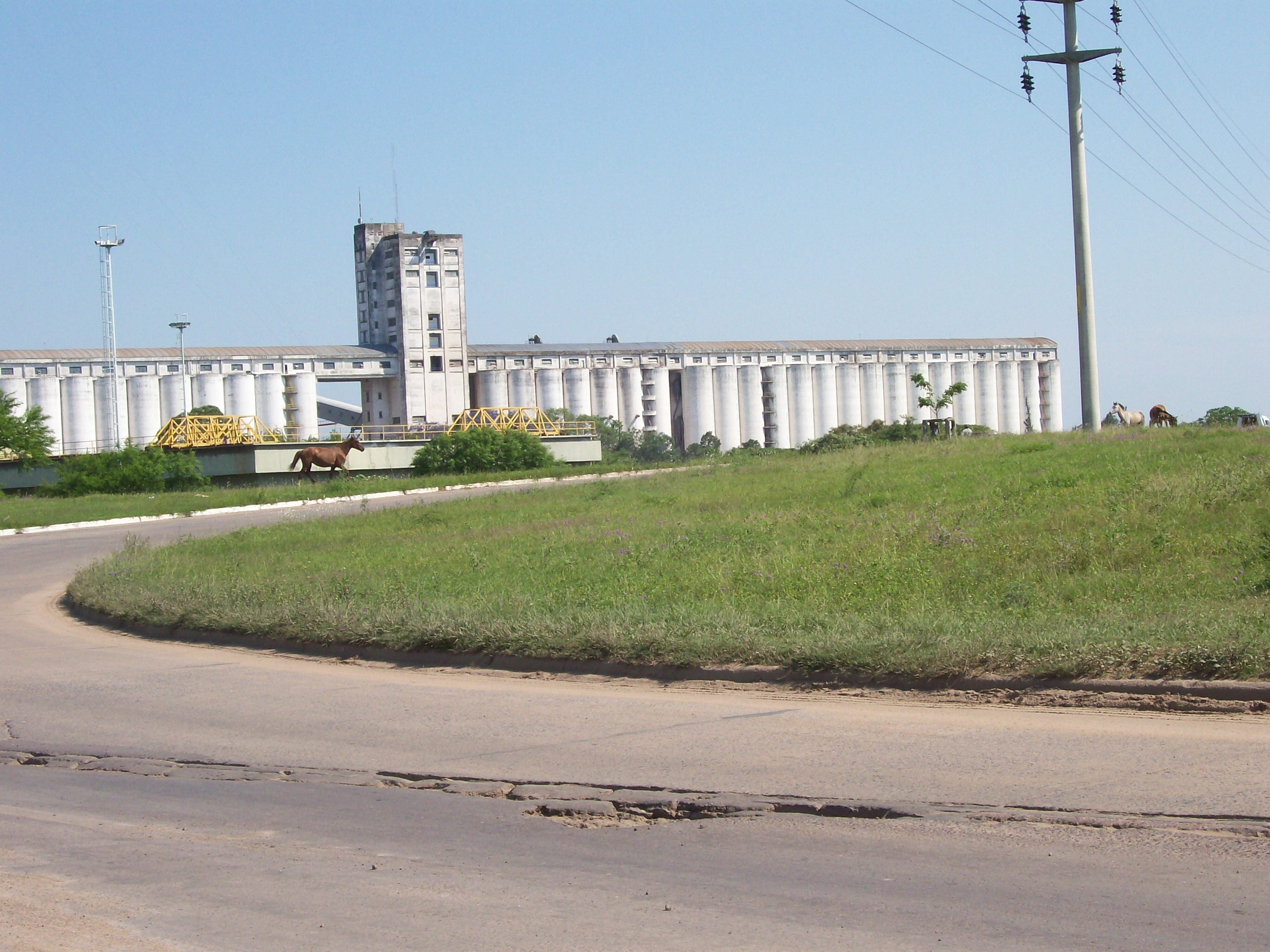 Silos de granos en Barranqueras, Argentina
