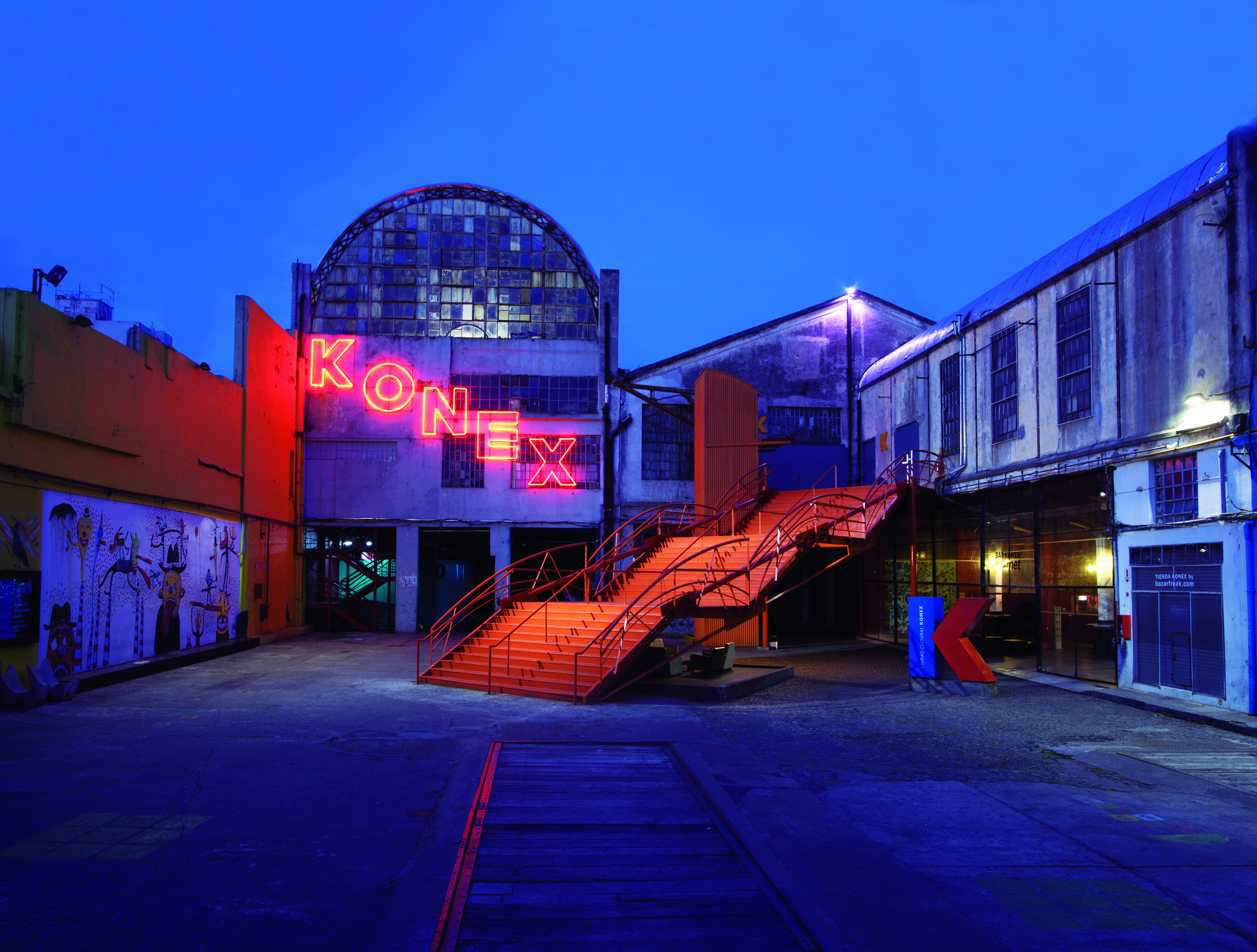 Patio y estructura de Ciudad Cultural Konex en Buenos Aires