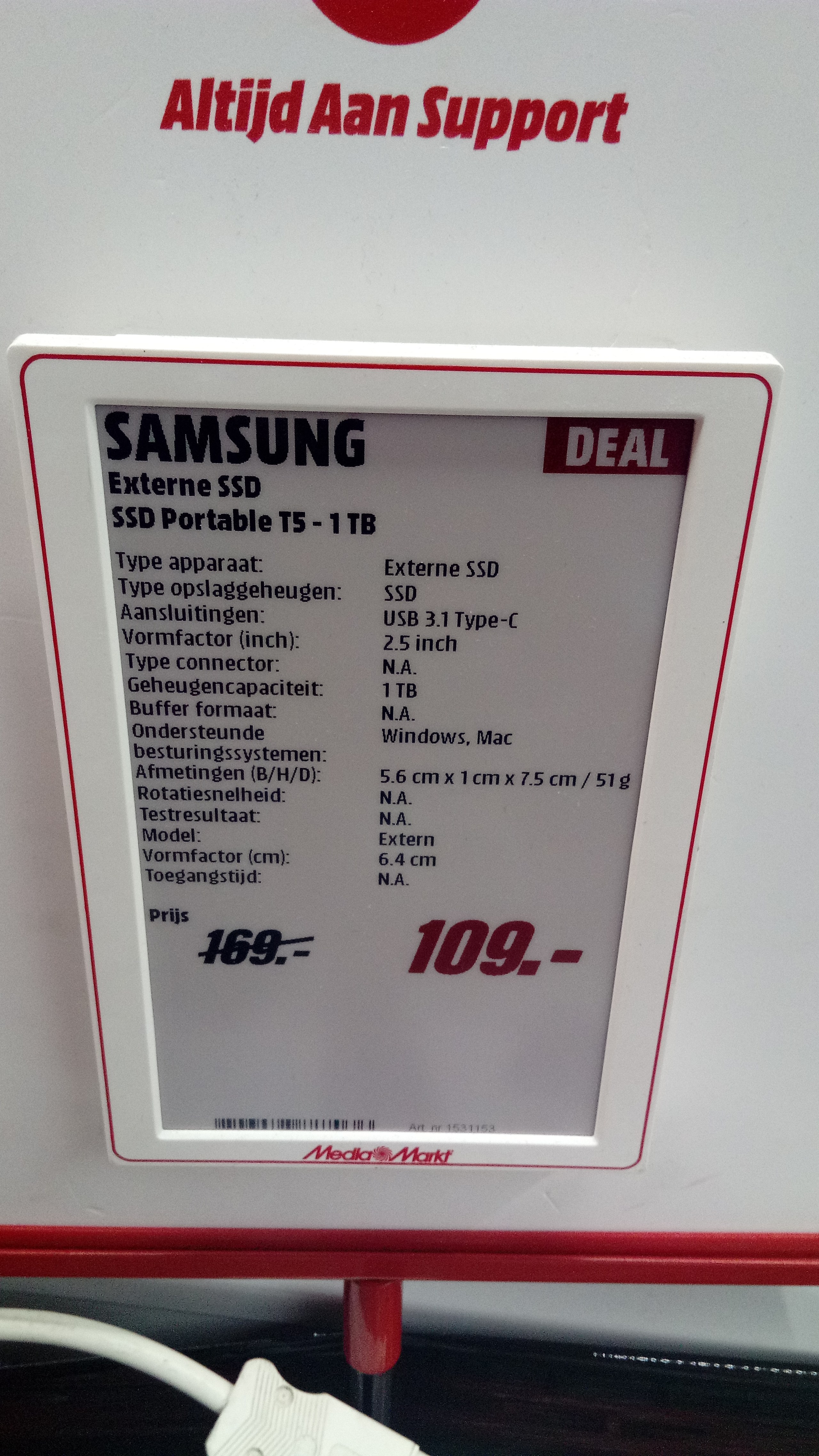 Cartel de venta de Samsung T5 fotografiado en Rotterdam en 2020.
