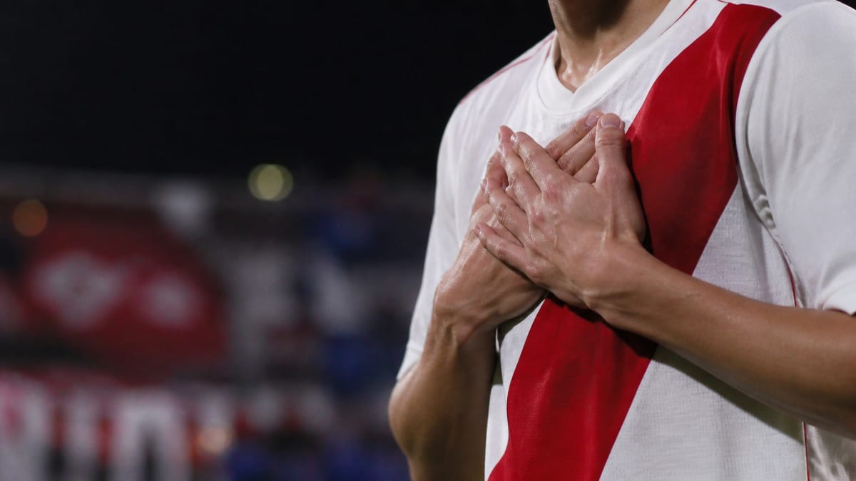 Escena ilustrativa del partido entre River y Vélez