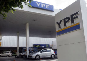 Estación de servicio YPF en la Argentina